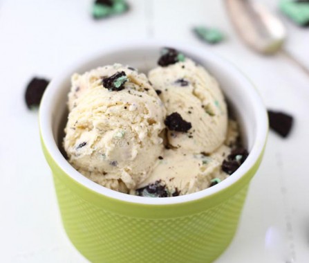 balieys-mint-oreo-ice-cream